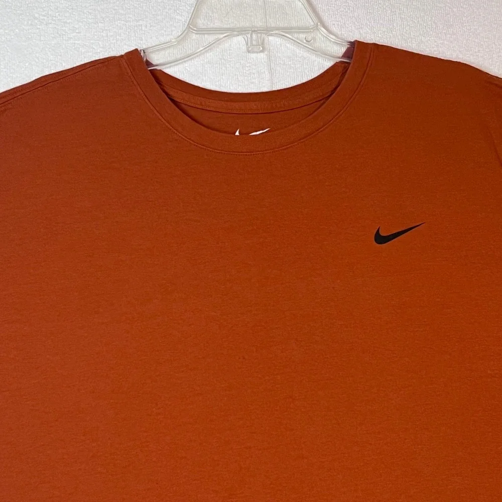 Nike The Nike Tee XXL Mens Athletic‎ Cut T Shirt Burnt Orange Black Swoosh
